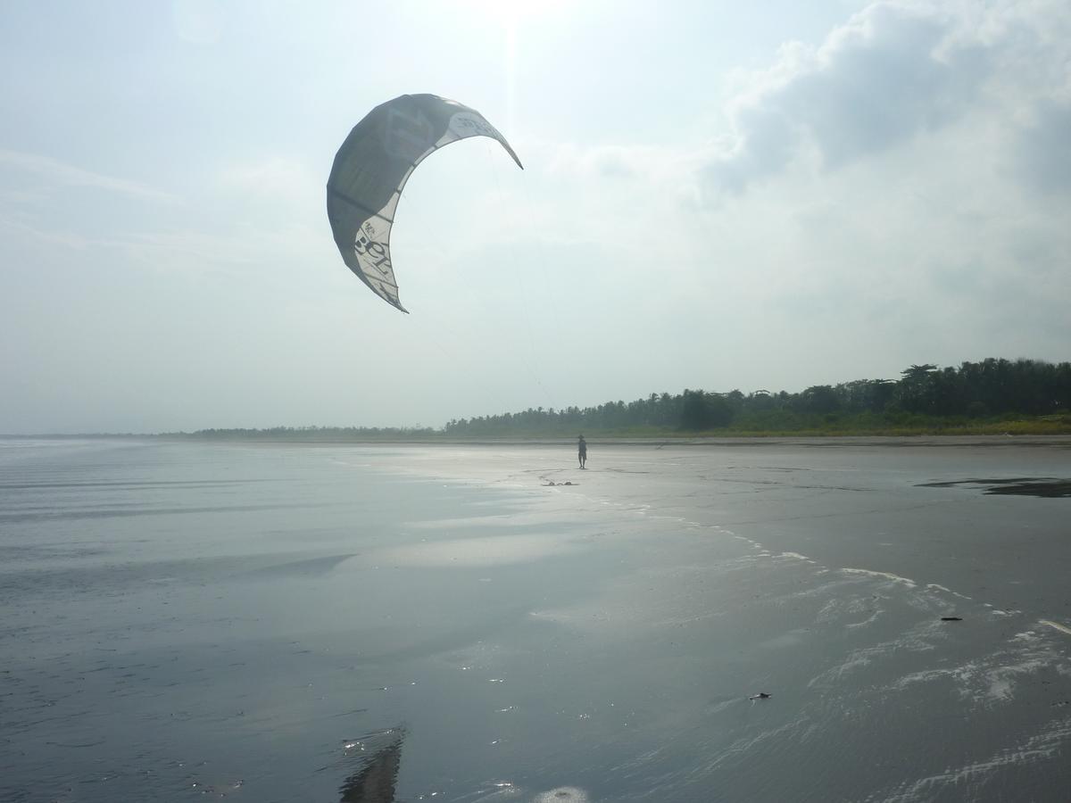 Hostal Pachamama Isla de Canas ภายนอก รูปภาพ